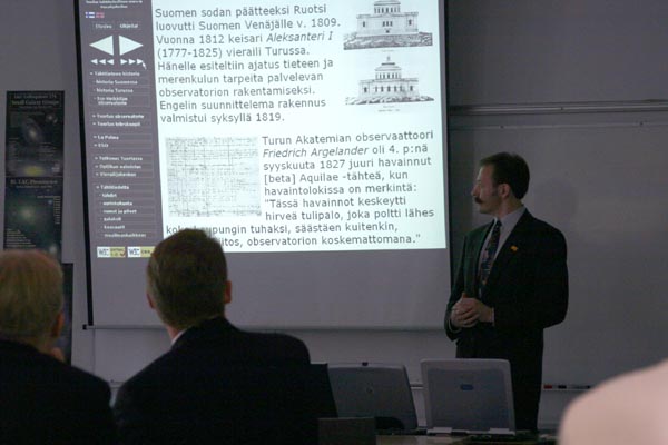 P&auml;&auml;ministeri Vanhasen vierailu Tuorlan observatoriolla 18/09/2006