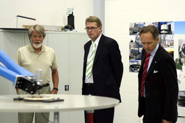 P&auml;&auml;ministeri Vanhasen vierailu Tuorlan observatoriolla 18/09/2006