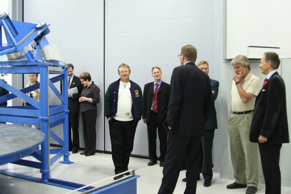 P&auml;&auml;ministeri Vanhasen vierailu Tuorlan observatoriolla 18/09/2006
