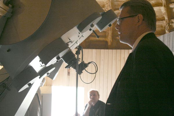 P&auml;&auml;ministeri Vanhasen vierailu Tuorlan observatoriolla 18/09/2006