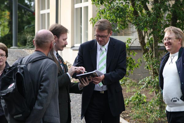 P&auml;&auml;ministeri Vanhasen vierailu Tuorlan observatoriolla 18/09/2006