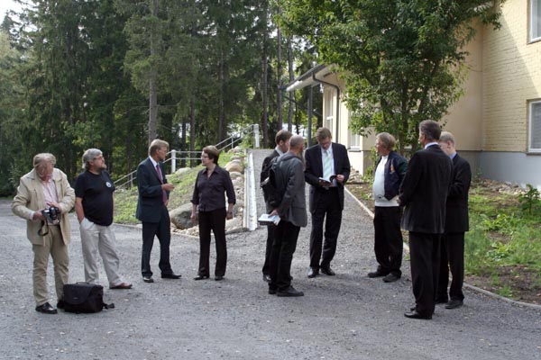 P&auml;&auml;ministeri Vanhasen vierailu Tuorlan observatoriolla 18/09/2006