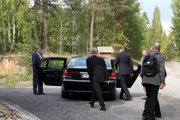 P&auml;&auml;ministeri Vanhasen vierailu Tuorlan observatoriolla 18/09/2006